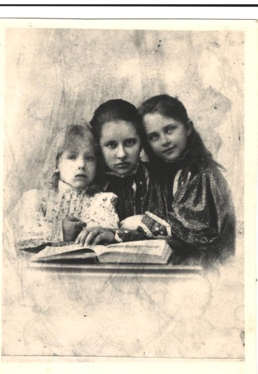 3 Skarzhinska daughters a
